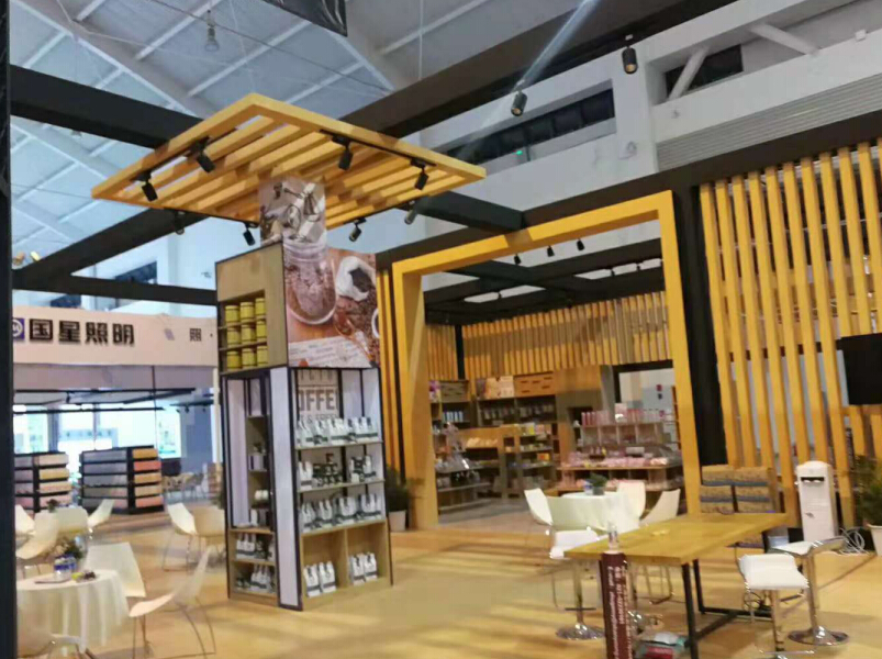 上揚(yáng)集團(tuán)————零售業(yè)展設(shè)計裝修